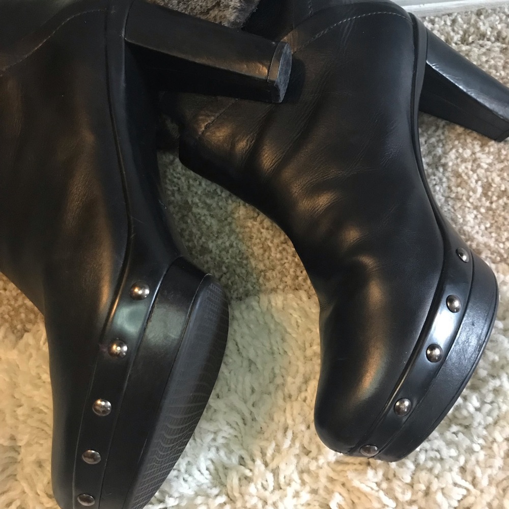 Stuart Weitzman - Women's black leather boots w/ fur - size 9-9.5 - Picture 1 of 10